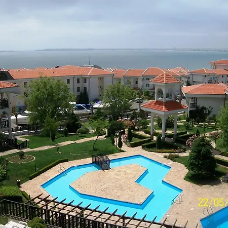 In Kambani 1 Apartcomplex Lägenhet