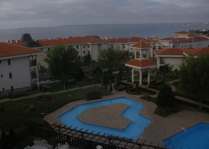 In Kambani 1 Apartcomplex Sveti Vlas